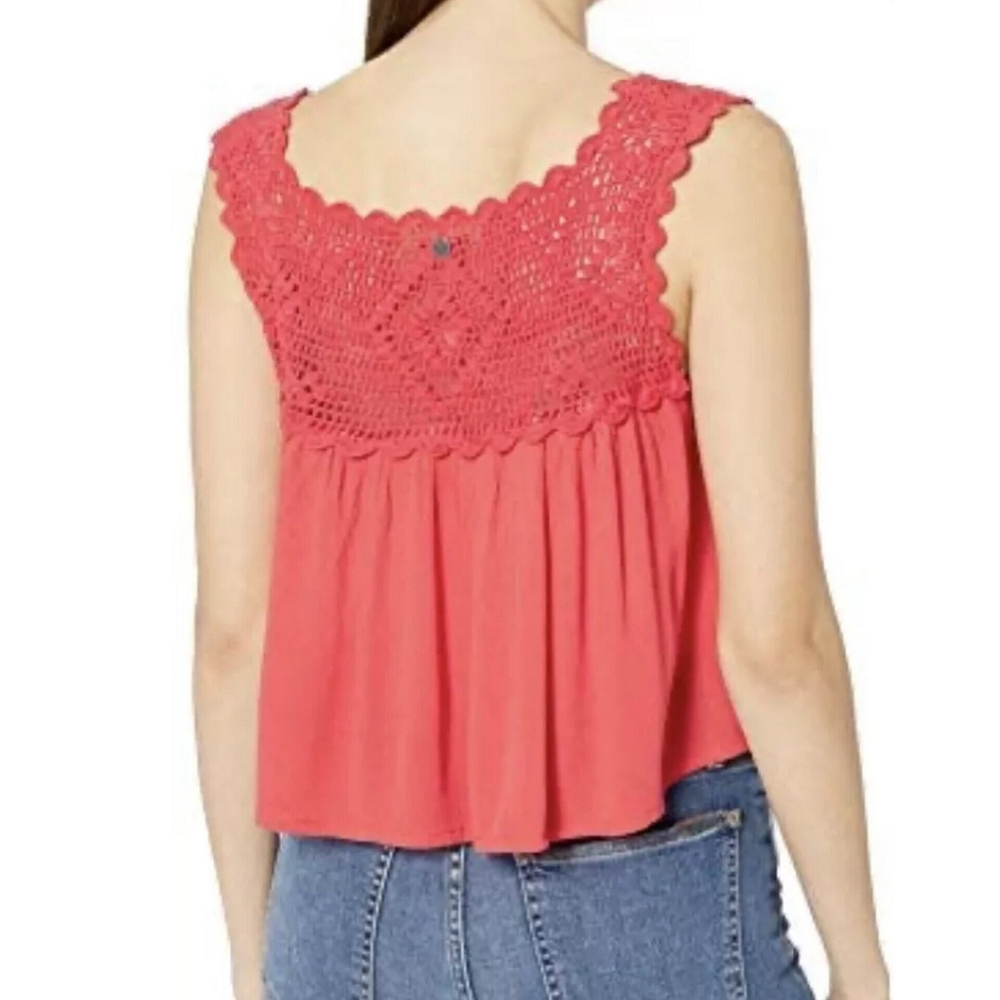 NWT Billabong After All Sleeveless Crotchet Red Crop Top